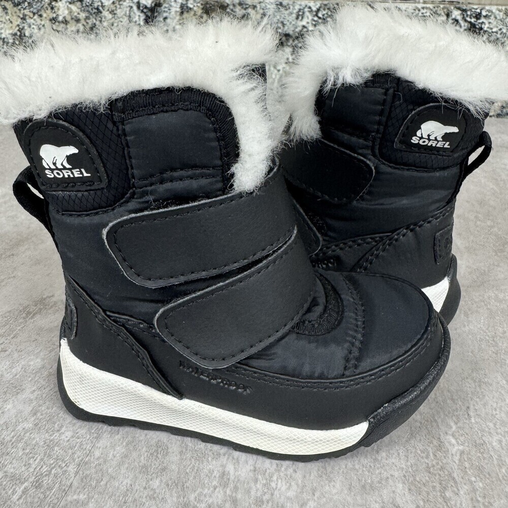 NWOT Sorel Whitney‎ Black Faux Fur Strap Closure Toddler Boots 4